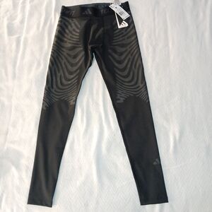 NWT Sz.M Womems Adidas Leggins